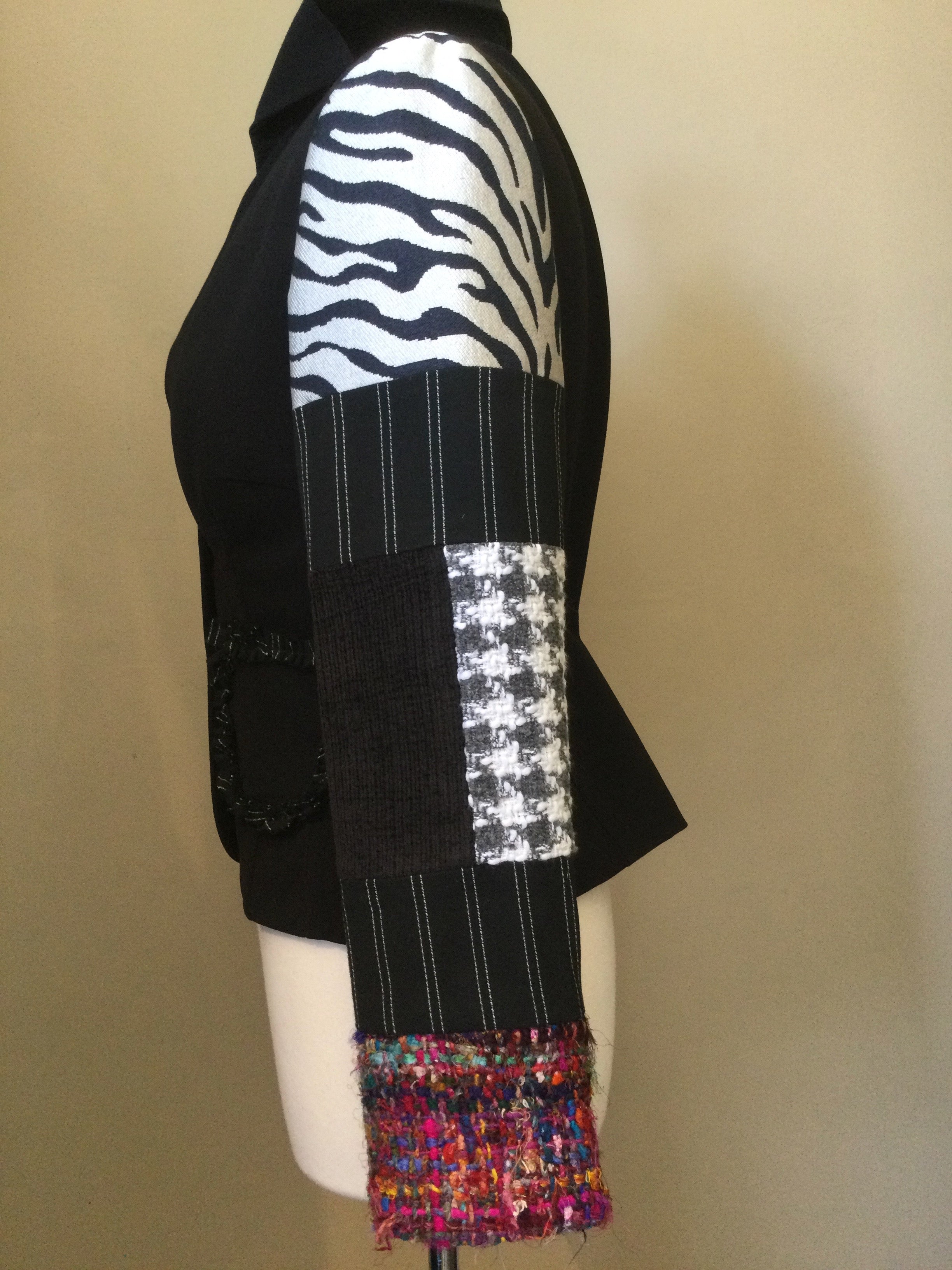 Medium Black fitted little  jacket with patchwork sleeves